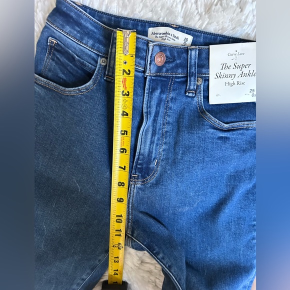 NWT Abercrombie & Fitch - Super Skinny Ankle High Rise - Picture 5 of 6